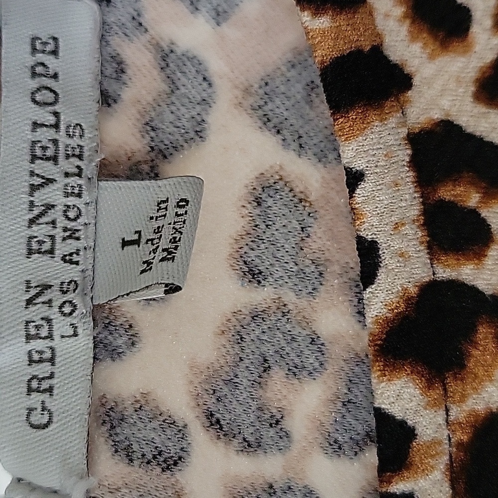 Green Envelope Leopard Print Bell Sleeve Top Large Boho Chic Baddie - Picture 10 of 12